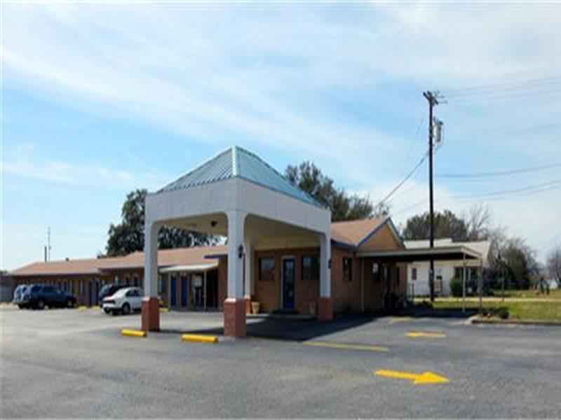 Americas Best Value Inn Comanche Екстериор снимка