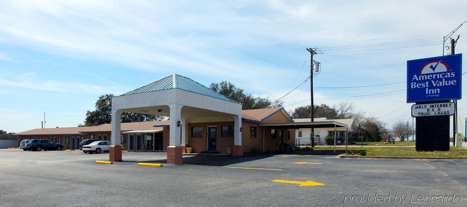 Americas Best Value Inn Comanche Екстериор снимка