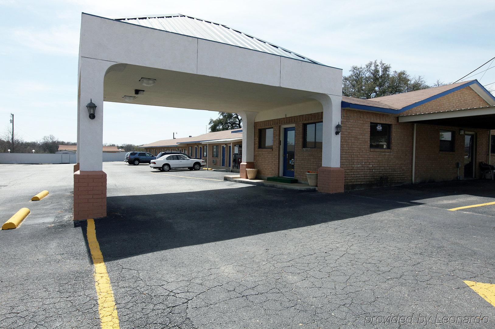 Americas Best Value Inn Comanche Екстериор снимка