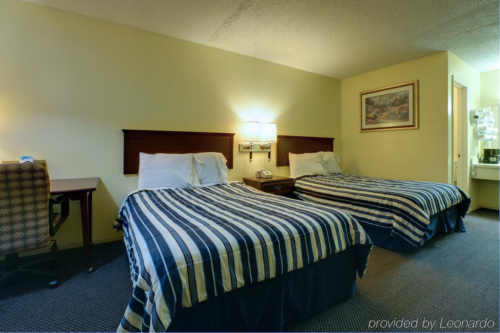 Americas Best Value Inn Comanche Стая снимка