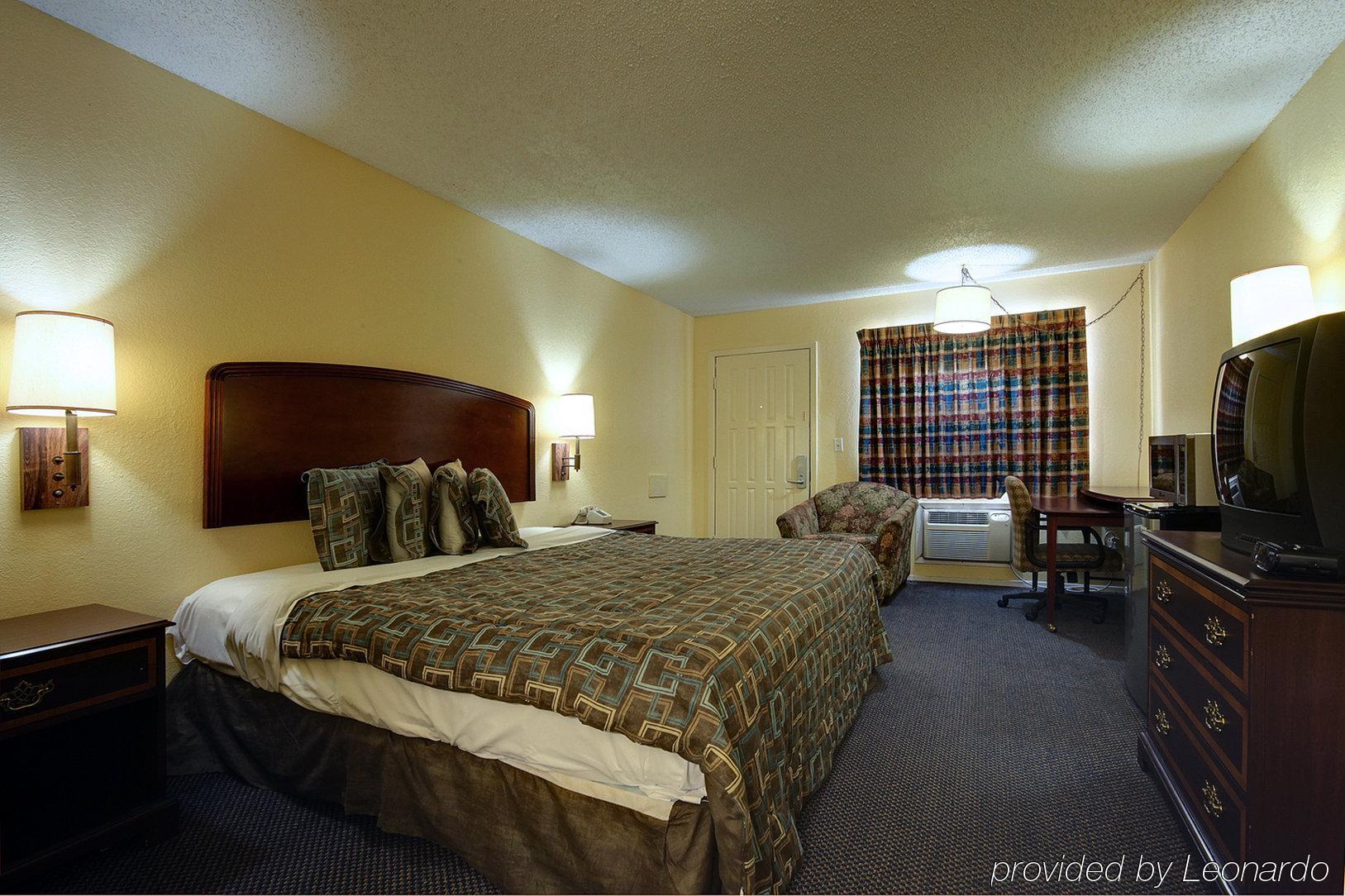 Americas Best Value Inn Comanche Стая снимка
