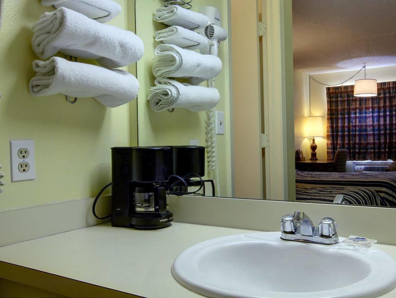 Americas Best Value Inn Comanche Екстериор снимка